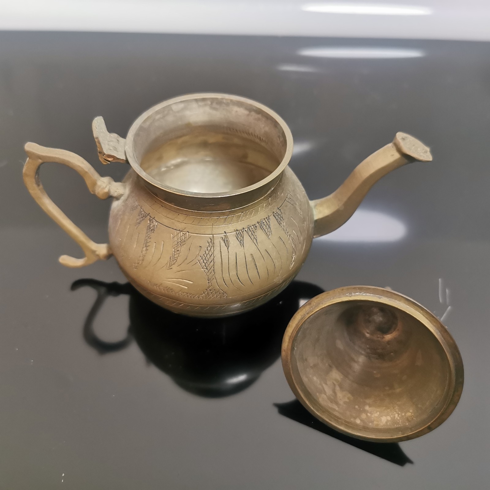 Lot of 5 Antique Eastern Brass Copper Teapot Decor With Hinged Lid - Image 5