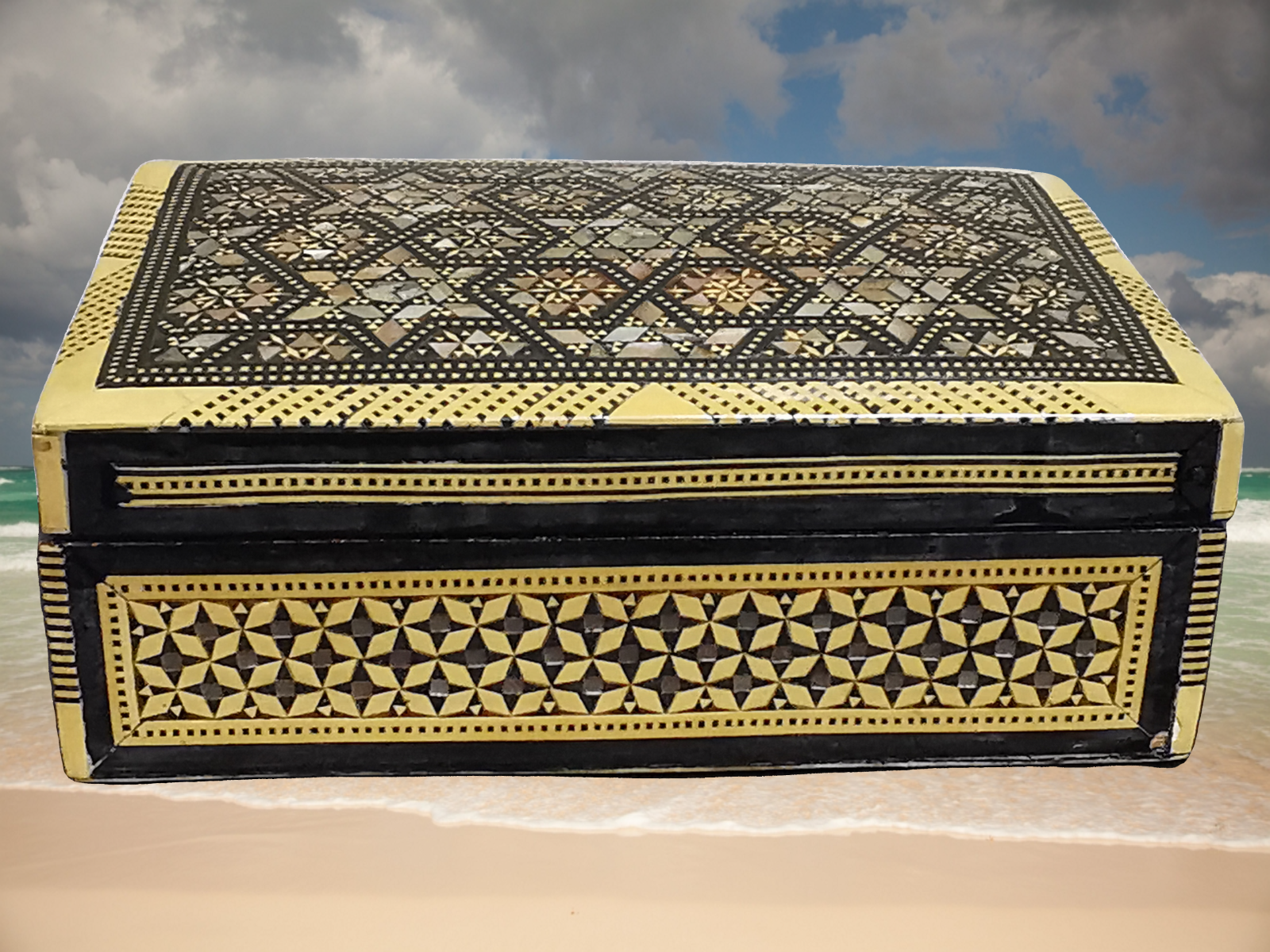 Middle Eastern Moorish Mother of Pearl Inlaid Marquetry Jewelry Trinket Box - Image 3