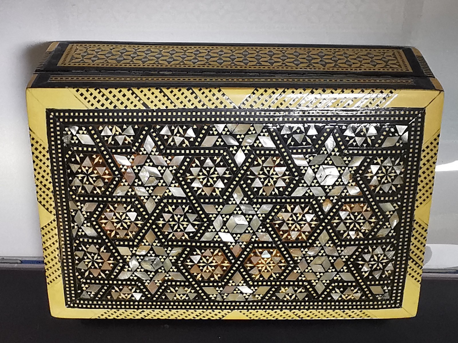 Middle Eastern Moorish Mother of Pearl Inlaid Marquetry Jewelry Trinket Box - Image 5