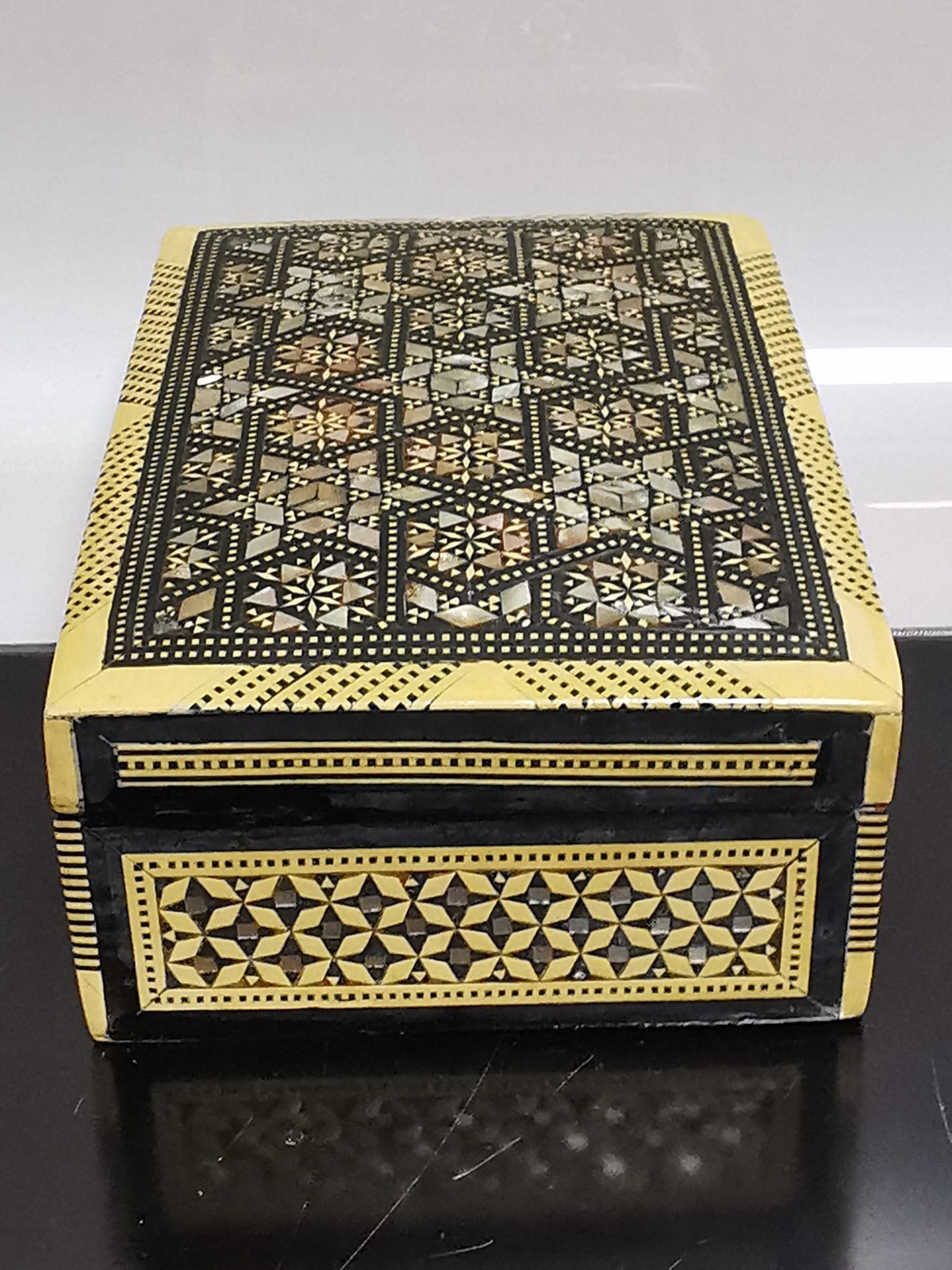 Middle Eastern Moorish Mother of Pearl Inlaid Marquetry Jewelry Trinket Box - Image 7