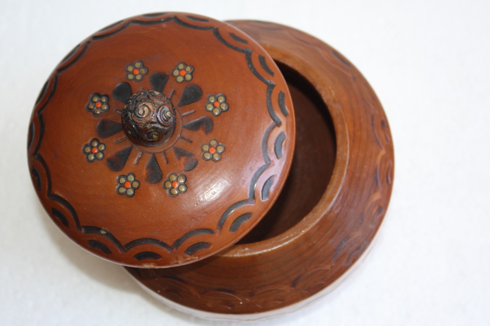 Vintage Round Wooden Box Lidded Pyrography Painted Hand Decorated Collectible