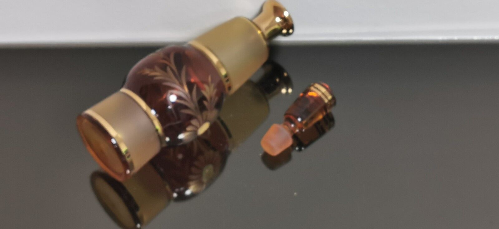 Beautiful Vintage Bohemian Engraved Decanter Set Amber Glass Gold + 4 glasses - Image 8
