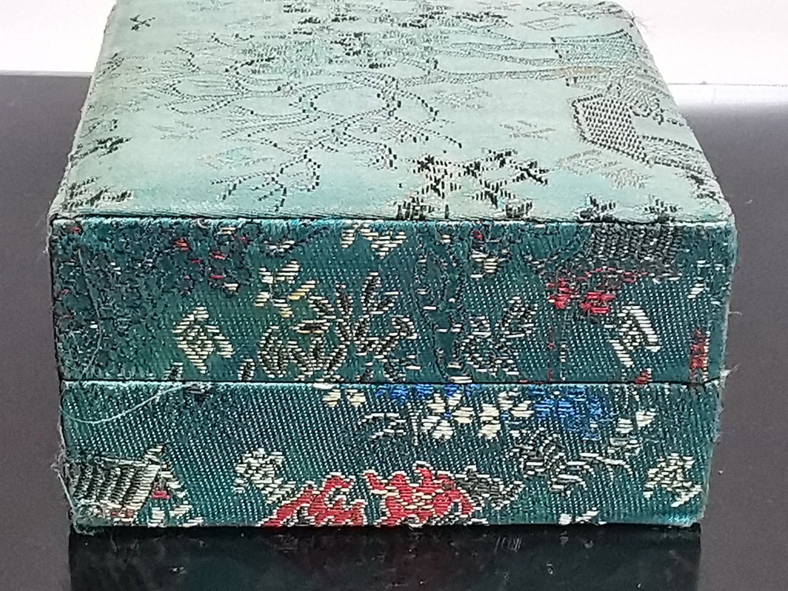 Old Vintage Boxed Chinese Floral Cloisonné Enamel Smal Vase and Spoon - Image 9