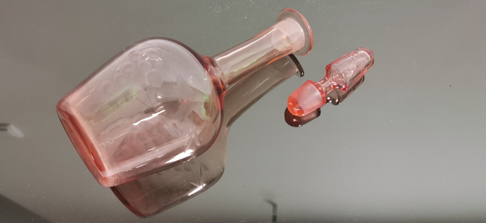 Beautiful Antique Wine Liqueur Decanter Pink Etched Grape Glass 30's - Image 4