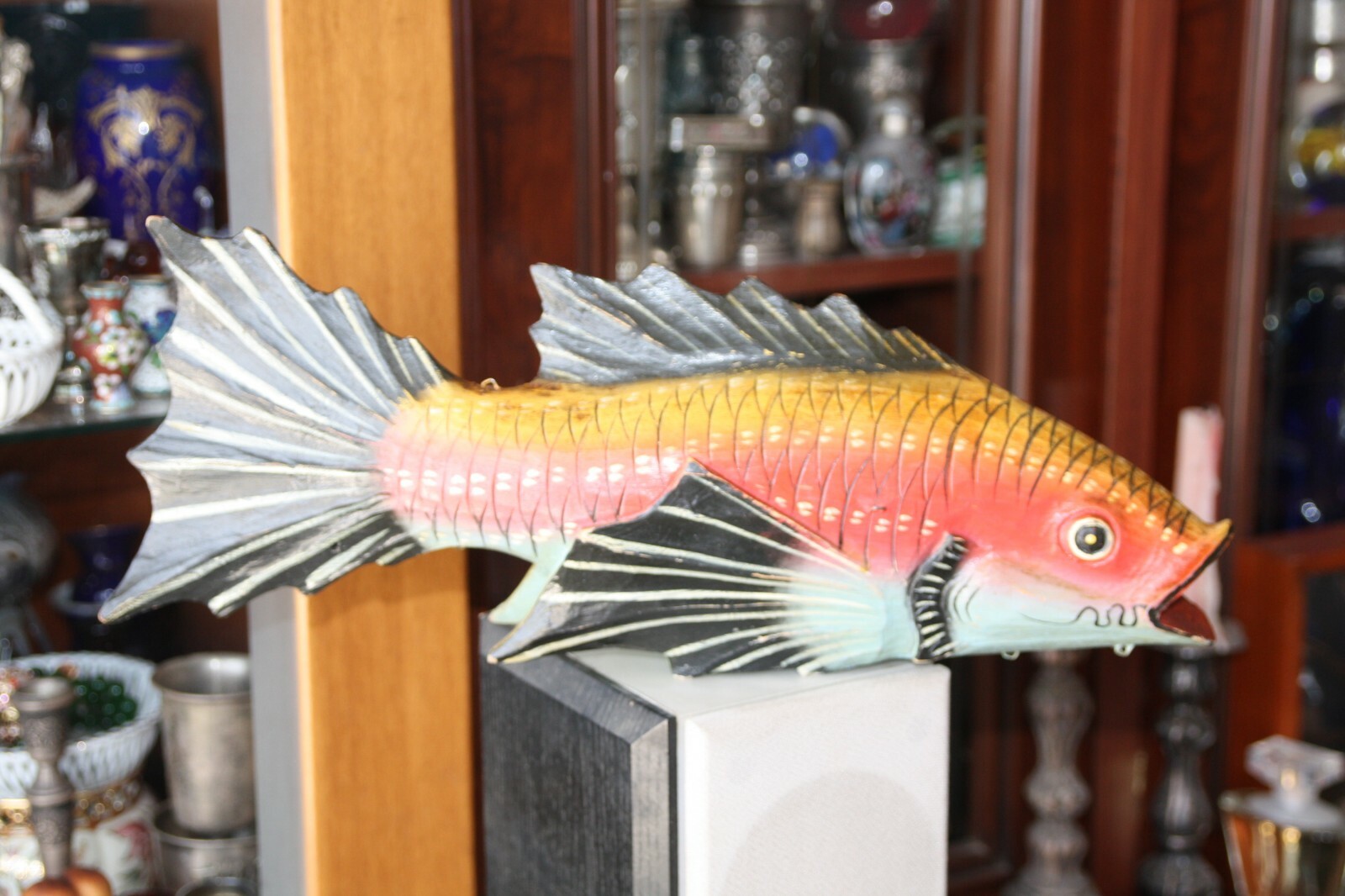 Old Vintage Hand Crafted and Painted Wooden Fish Figure Statue Collectible Rare - Image 8