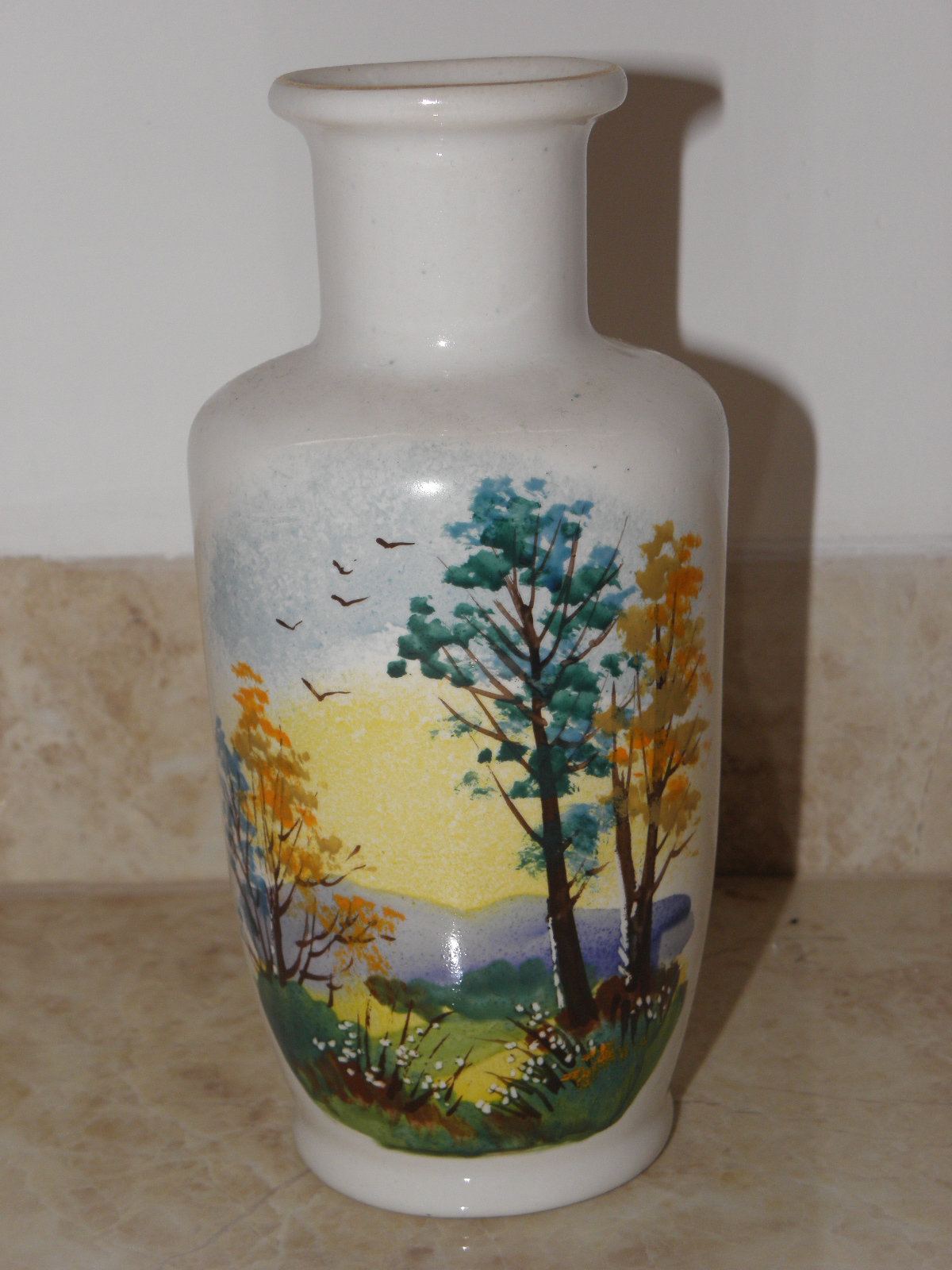 VINTAGE PORCELAIN SCENIC HAND PAINTED Taimar VASE Excellent condition Rare - Image 8