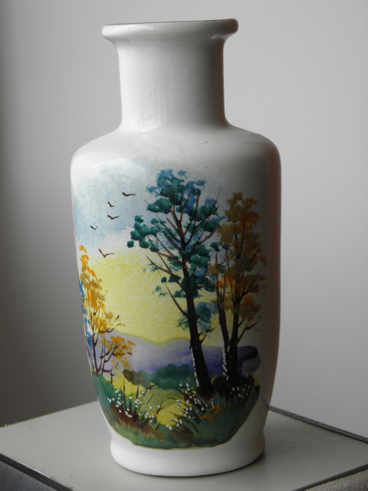 VINTAGE PORCELAIN SCENIC HAND PAINTED Taimar VASE Excellent condition Rare
