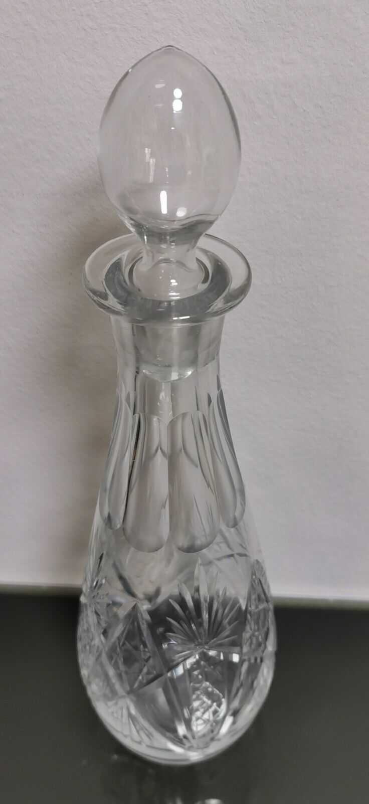 Beautiful Vintage Decanter Teardrop Design Clear Crystal Cut Glass w/ Stopper - Image 3