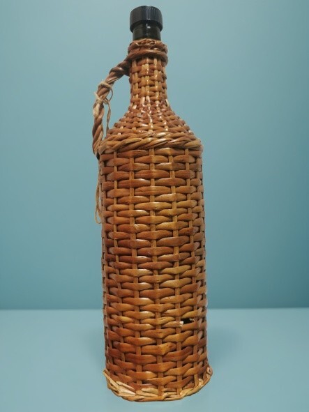 Vintage Hand Wicker Wine Bottle Woven Wine Jug Straw Wrapped Rustic Decor