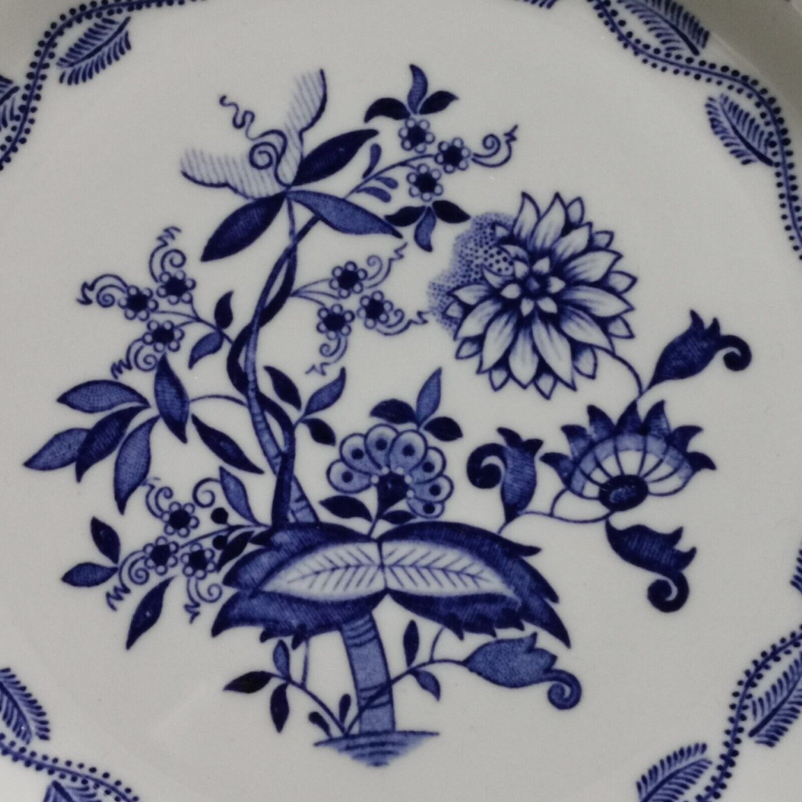Vintage Boch Belgium Zwiebel Antique Plate Blue and White Pattern Kupferdruck - Image 5