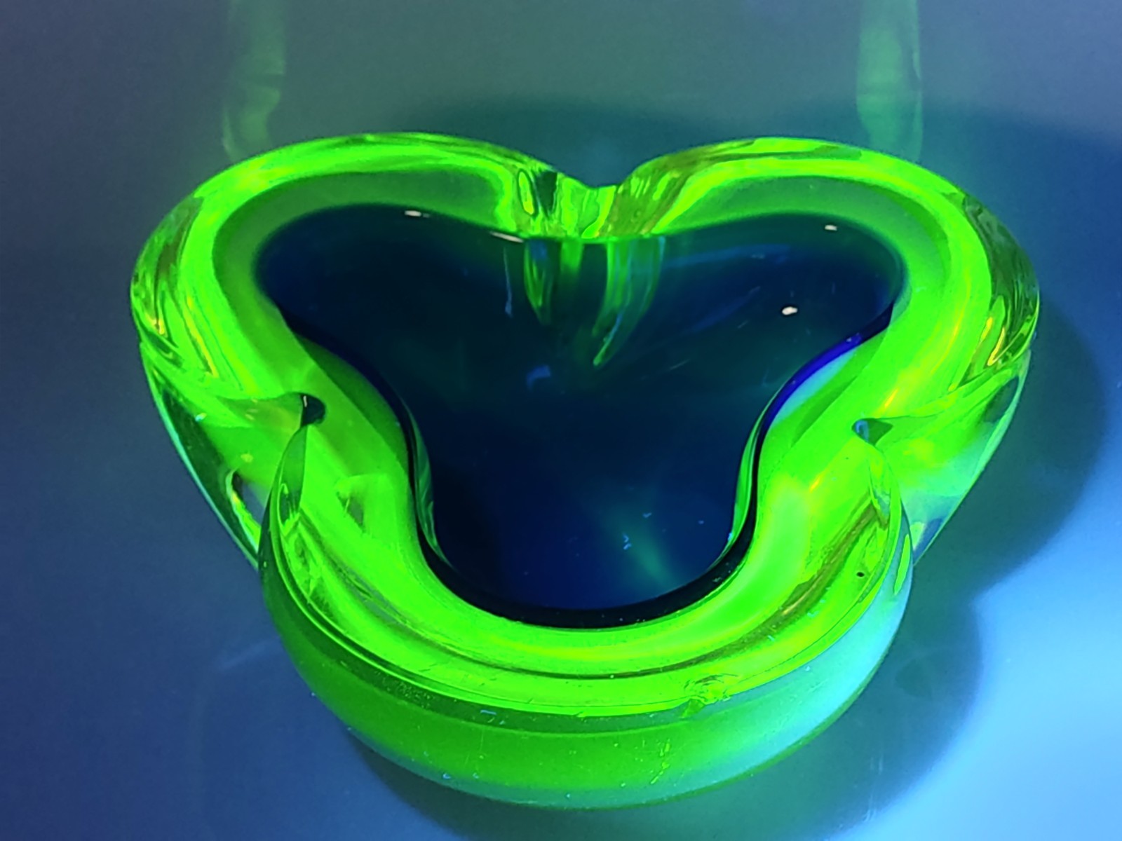 60s Heavy Murano Sommerso Geode Bowl Ashtray Blue Green Uranium Art Glass Italy - Image 9