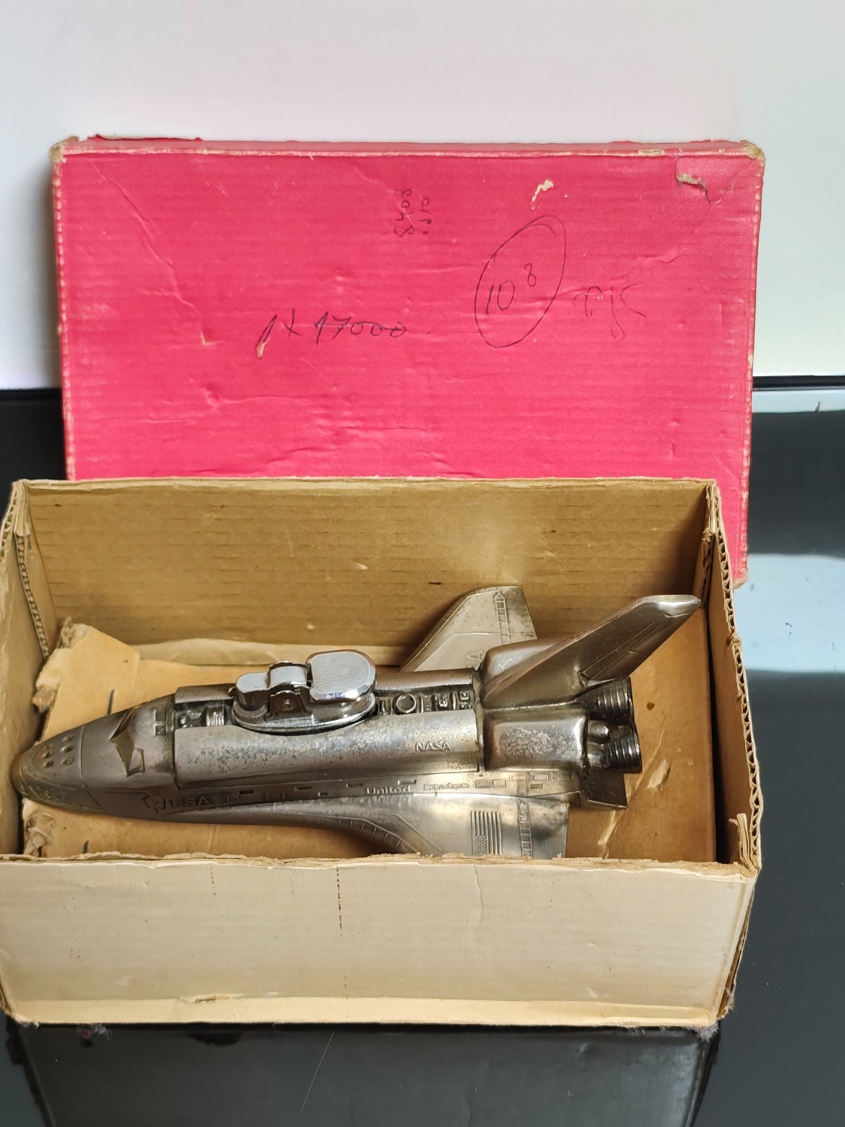 Authentic Vintage Solid Metal Space Shuttle Columbia Lighter - Image 7