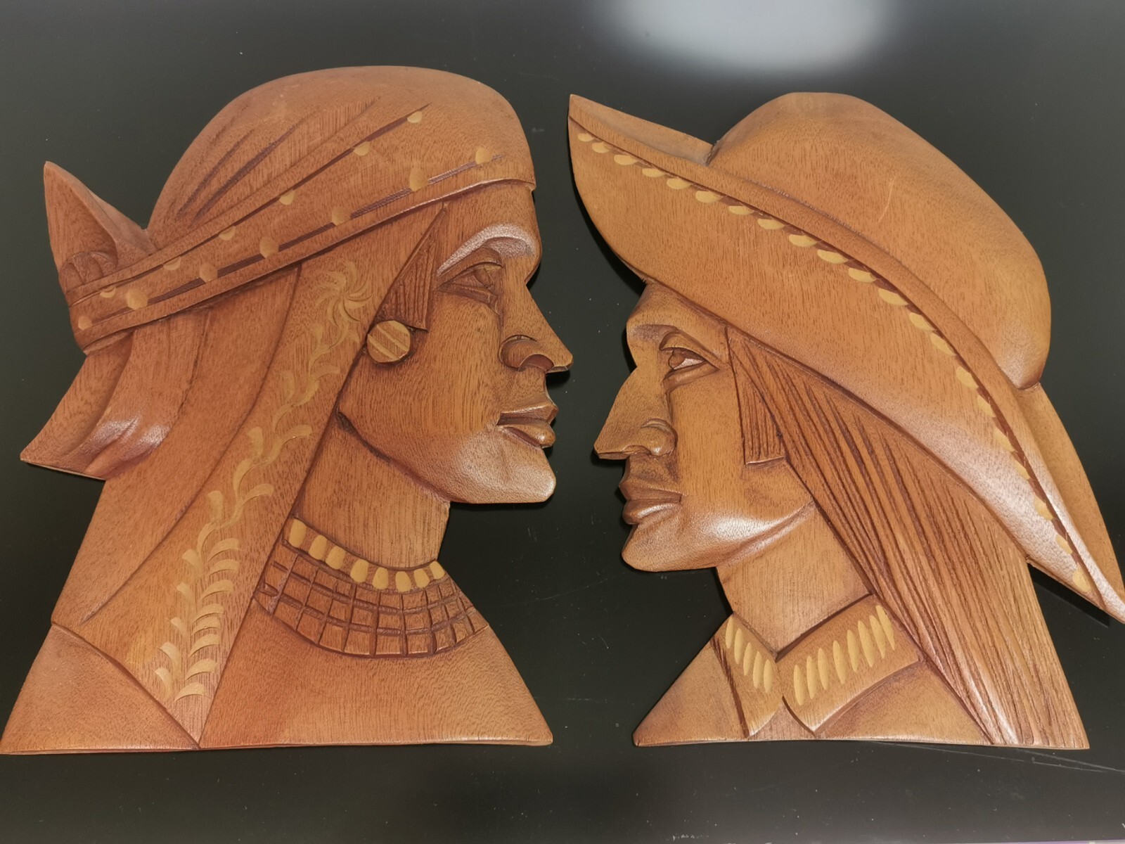 Pair Of Hand Carving Wood Folk Art Wall Hanging Sculptures Figurines Home Decor - Image 3