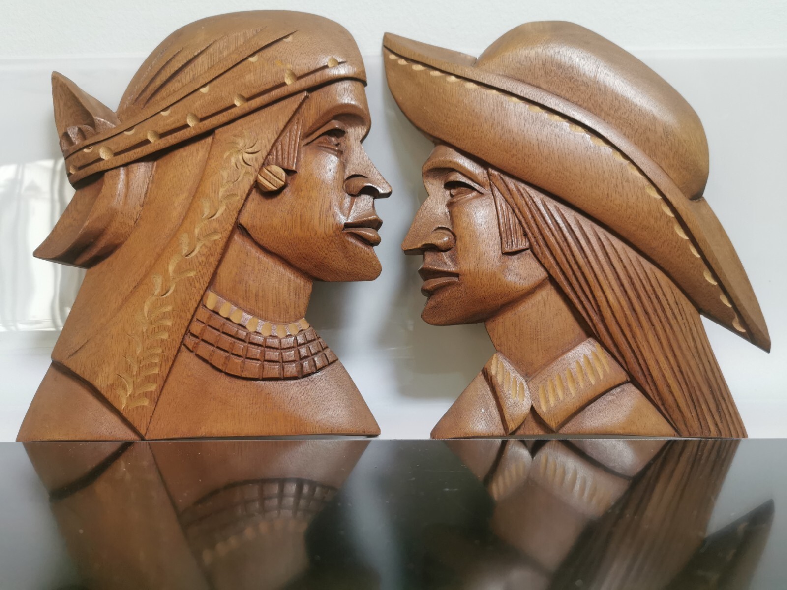 Pair Of Hand Carving Wood Folk Art Wall Hanging Sculptures Figurines Home Decor - Image 4